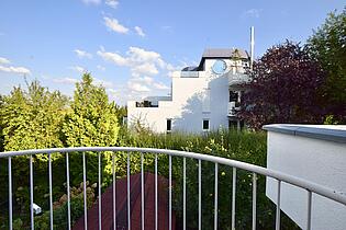 Kleiner Balkon im Elternschlafzimmer