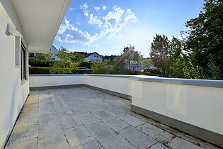 Balkon / Dachterrasse im 1. OG